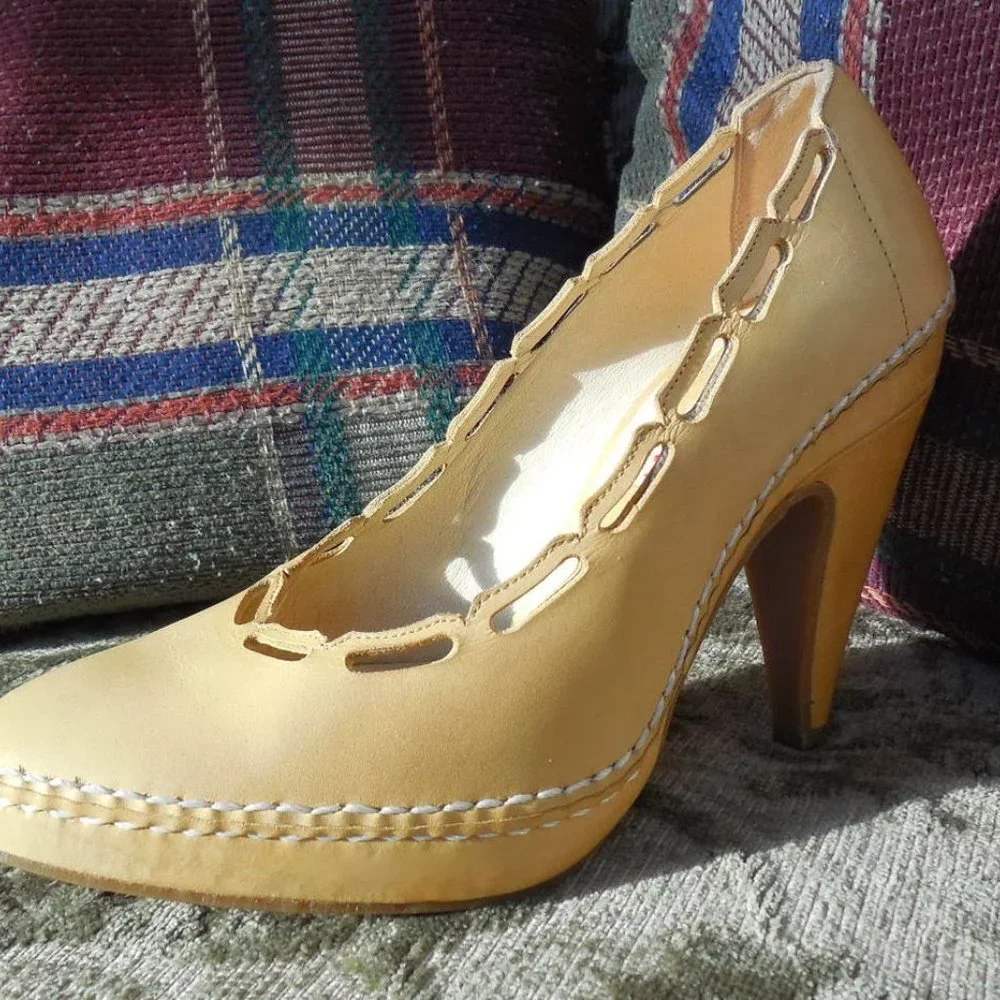 Marni Cutout Nude Leather Pumps Almond Toe High Heels EU 35.5 US 5 5.5 Italian